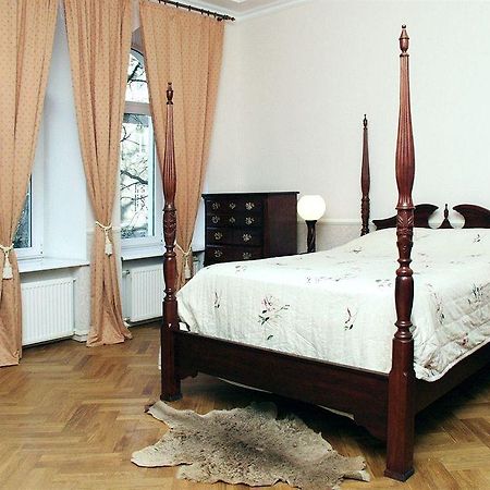 Pecherskie Lipki Hotel Kiev Luaran gambar