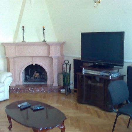 Pecherskie Lipki Hotel Kiev Luaran gambar