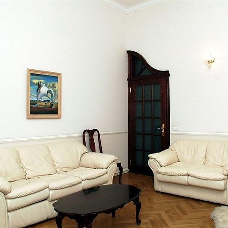Pecherskie Lipki Hotel Kiev Luaran gambar