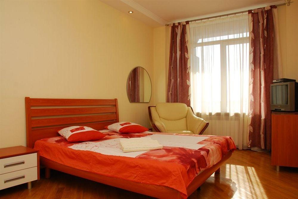 Pecherskie Lipki Hotel Kiev Luaran gambar